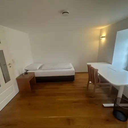 Hof Koenig *